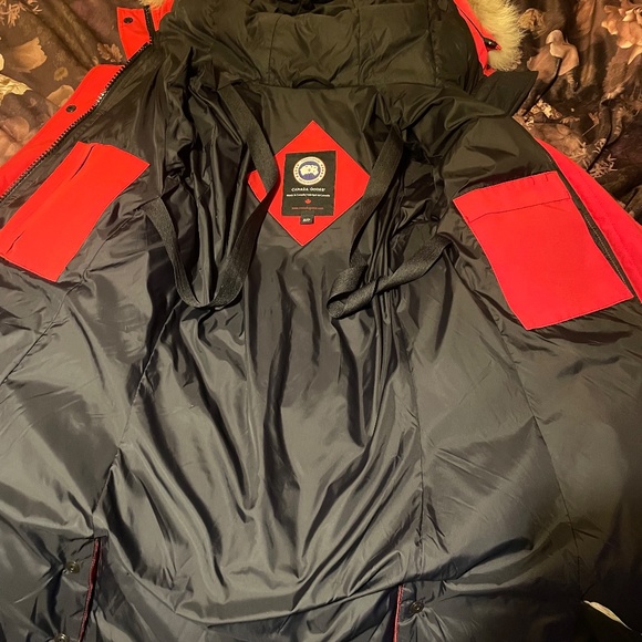 CANADA GOOSE LONG COAT - Picture 6 of 8